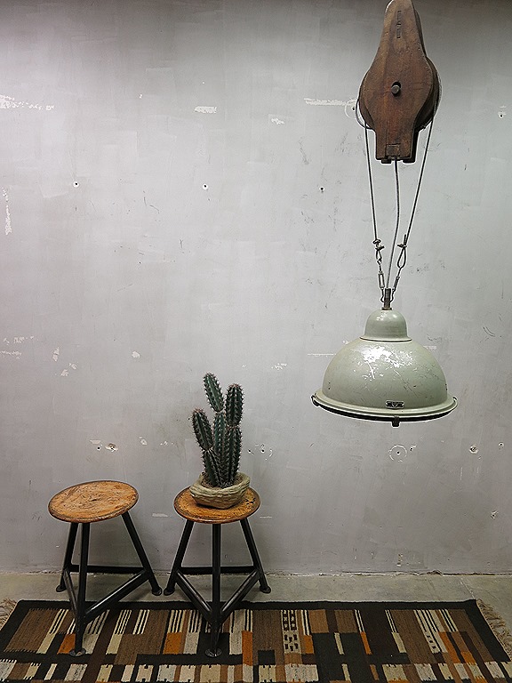 Giotto Dibondon Wissen tegenkomen Industriële vintage design hanglamp aan katrol, Industrial vintage lamp |  Bestwelhip