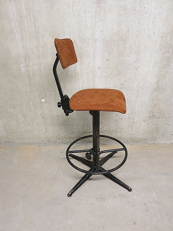 lelijk voetstuk Dapper Industriële vintage design kruk, Industrial vintage bar stool | Bestwelhip