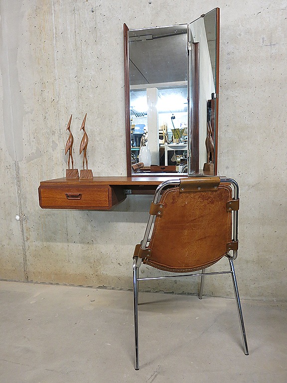 Mijnenveld Beugel jeans Vintage kaptafel mid century design / danish make-up mirror cabinet |  Bestwelhip
