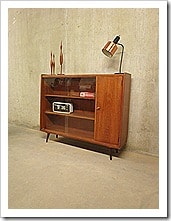 Vintage wandkast/ cabinet in Deense stijl