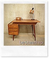 Mid century danish desk a-symmetrisch