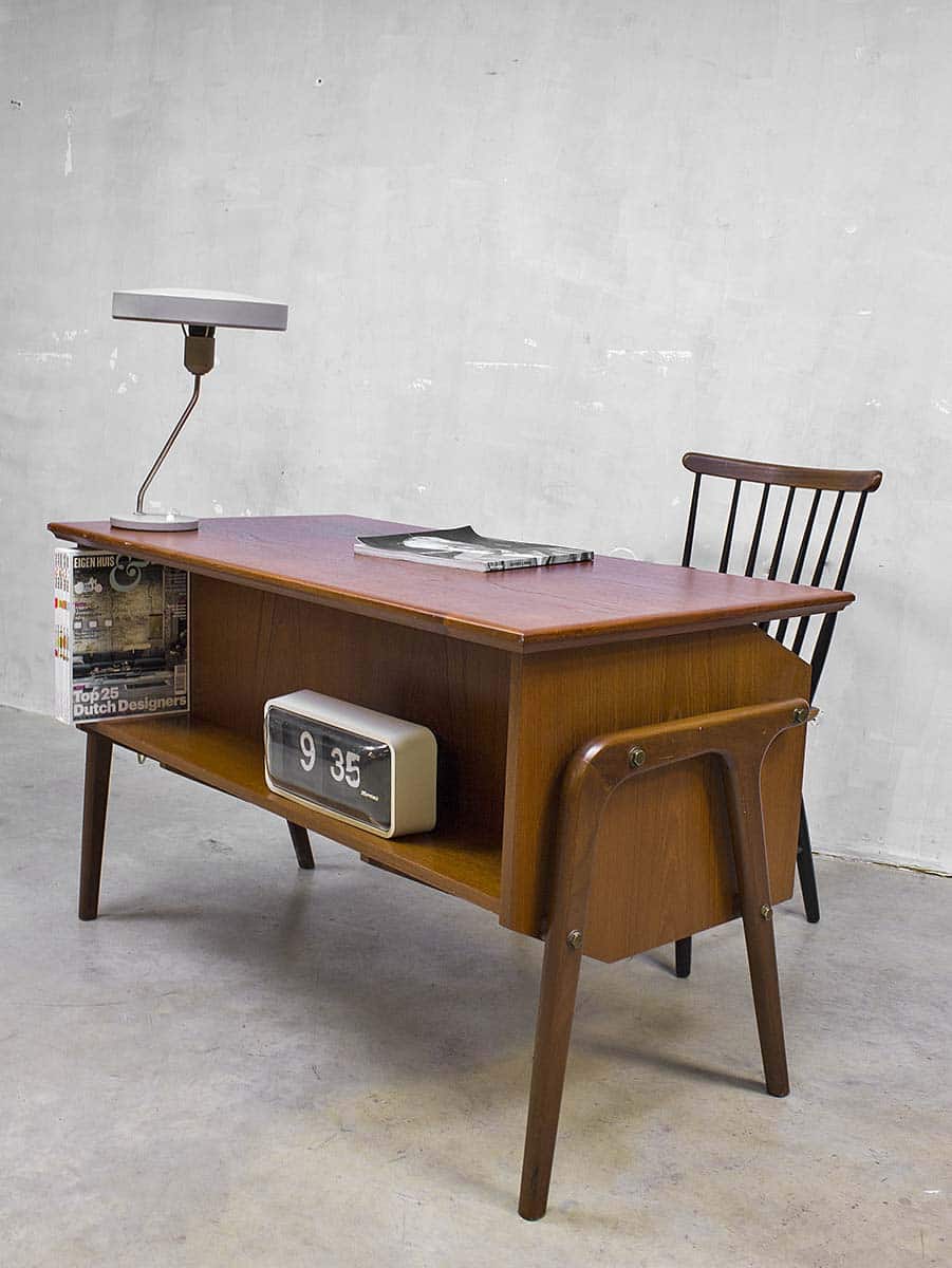 per ongeluk verkiezen Op de loer liggen Mid century vintage design desk Danish bureau Deens | Bestwelhip