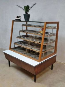 Vintage toonbank winkelvitrine industrial display counter
