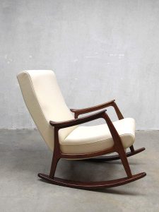 Mid century vintage design rocking chair Webe Louis van Teeffelen schommelstoel