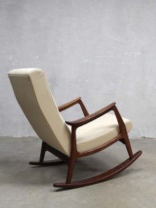 Mid century vintage design rocking chair Webe Louis van Teeffelen schommelstoel