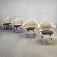 Original Eames Herman Miller lounge stoelen, fiberglass shell chairs Vitra