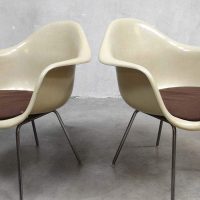 Original Eames Herman Miller lounge stoelen, fiberglass shell chairs Vitra
