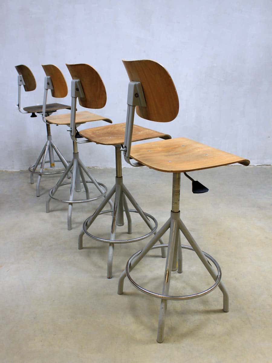 Hedendaags Vintage kruk barkrukken industrieel, Industrial vintage drawing stool MK-87
