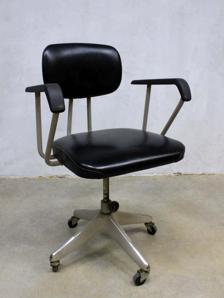 Vintage Okamura industrial desk chair, bureaustoel industrieel