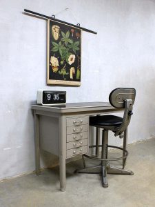 Industrial vintage writing desk Backfield, industrieel mid century bureau