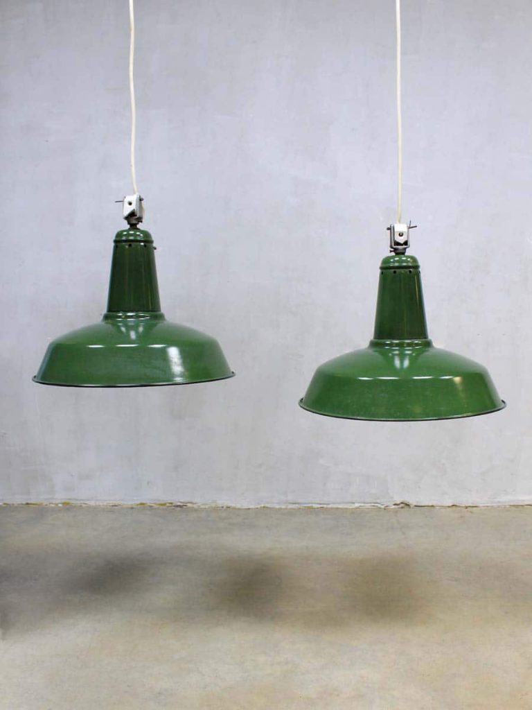 Authentic vintage Industrial lamp, vintage industriële emaille lamp