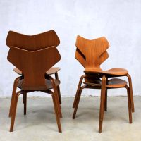 Midcentury modern Grand Prix chairs stoelen model 3130 Arne Jacobsen Fritz Hansen