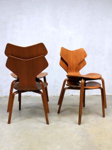 Midcentury modern Grand Prix chairs stoelen model 3130 Arne Jacobsen Fritz Hansen