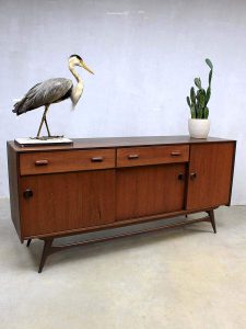 Mid century dressoir design vintage