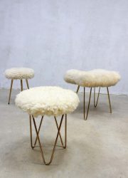 Vintage schapenvacht kruk poefje, vintage sheepskin hocker/stool/ottoman