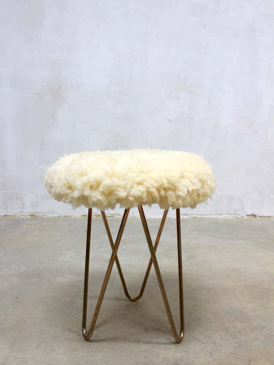 Vintage kruk poefje, vintage sheepskin hocker/stool/ottoman |