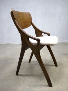 vintage design eetkamerstoel Arne Hovmand Olsen Mogens chair