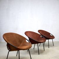 suède vintage kuipstoelen stoelen Lusch & Co balloon chairs