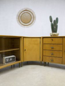 vintage hoekkast teakhout Deense stijl dressoir cabinet