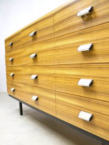 vintage retro toonbank kast ladenkast cabinet counter fifties Industrial