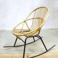 vintage rotan schommelstoel Rohe Noordwolde