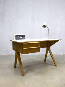 midcentury EB02 desk modern dutch design bureau Pastoe