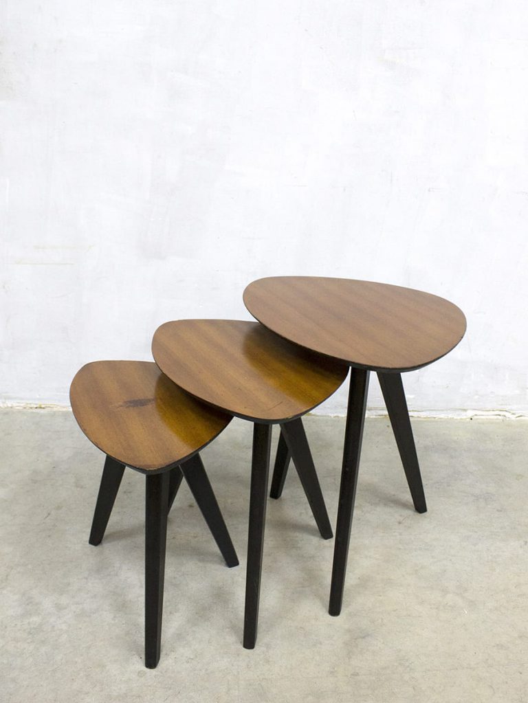 Vintage nesting tables mimiset bijzettafeltjes Aldo Tura stijl