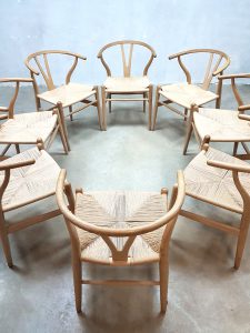 Hans Wegner Danish design wishbone dinnerchairs