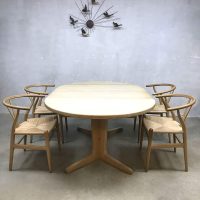 mid century modern dining table eetkamertafel Deens design Moreddi