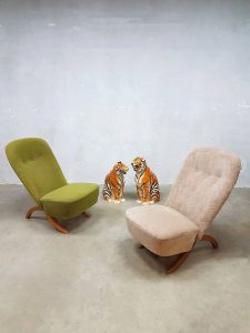midcentury modern lounge fauteuil Artifort Congo Theo Ruth Afrikaanse stoel model