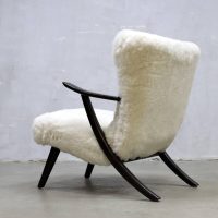 midcentury modern fur chair sheepskin schapenvel fauteuil Danish design