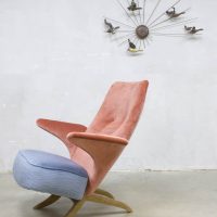 Midcentury vintage design velvet Pinguin chair Artifort Theo Ruth