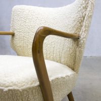 Artifort club chair sheepskin cocktail stoel schapenvacht retro design