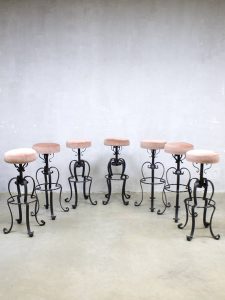 Vintage velvet barkrukken bar stools pink ladies 'Moulin rouge'