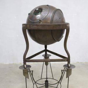 Hans Dullaart kunst steampunk Art Globe 'de verloren wereld'