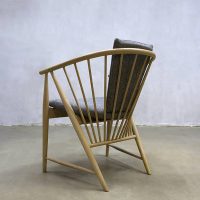 midcentury modern vintage design eetkamer stoel spijlen stoel zweeds design spindle back chair Swedish