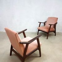 vintage design lounge chair armchair Danish midcentury modern retro pink velvet