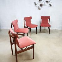 Vintage pink velvet dinner chairs eetkamerstoelen Inger Klingenberg Fristho