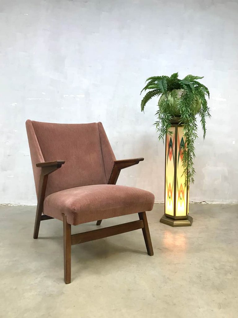 Midcentury modern arm chair vintage design lounge fauteuil soft pink
