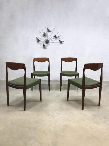 intage Danish dining table & dinner chairs, Deens design eetkamertafel & stoelen