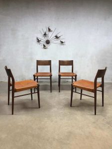 Teak & leather dining chairs eetkamer stoelen Georg Leowald voor Wilkhahn