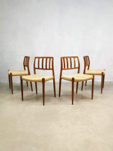 midcentury design Moller eetkamerstoelen dining chairs model 83
