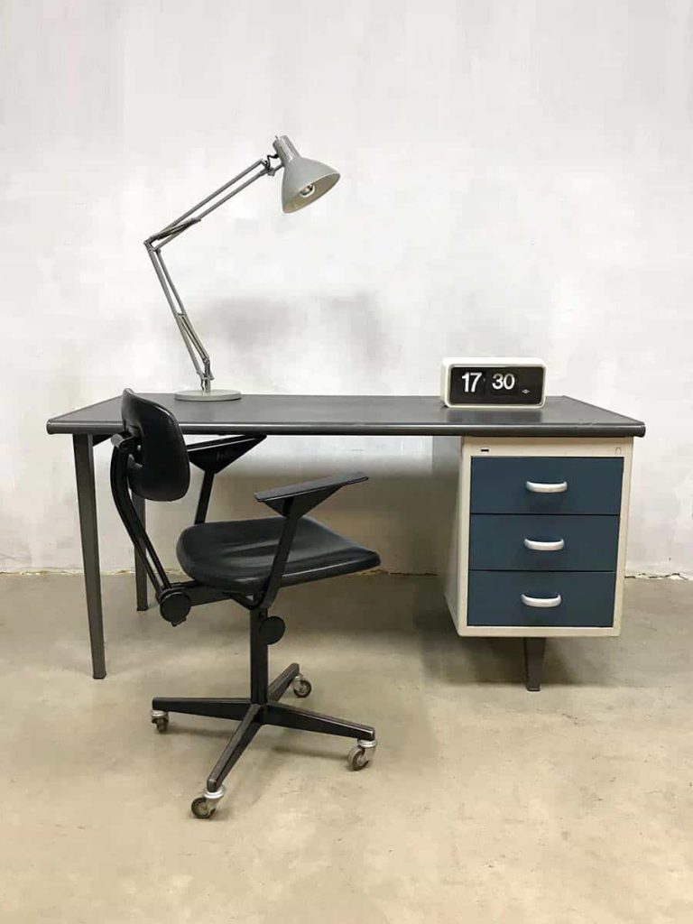 Vintage Industrial writing office desk vintage bureau industrieel Gispen Cordemeyer