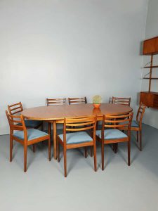 Vintage design teak dining table dinnerset Victor Wilkens G plan
