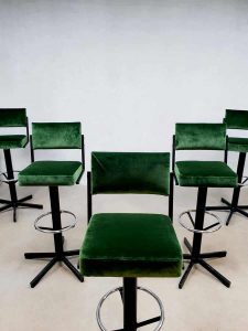 vintage industriele barkrukken horeca barstool stool velvet sixties style