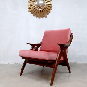 vintage Dutch design armchair Gelderland easy chair fauteuil pink velvet