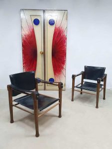midcentury safari chairs Kaare Klint leather safari stoelen