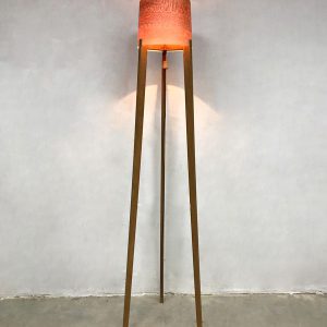 new design vloerlamp tripod minimalism furniture Erik Hoedemakers