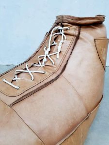 vintage voetenbank kids footstool leather shoe sneaker De Sede style