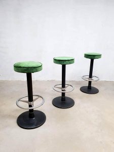 Vintage industrial barstools barkrukken luxury green velvet